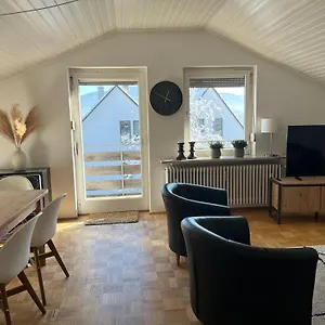 Helle, Ruhige Mit Balkon Apartment